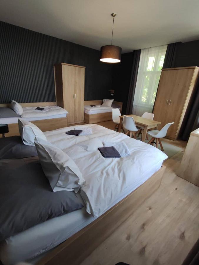 Deak Panzio Bed and Breakfast Nagykoros Exteriör bild